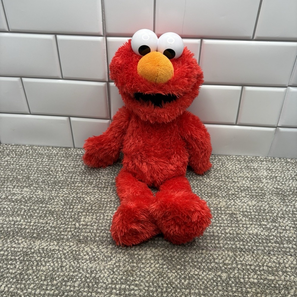 Sesame Street Tickle Me Elmo C0923 Hasbro 2016‎ 14 In Laughs Shakes